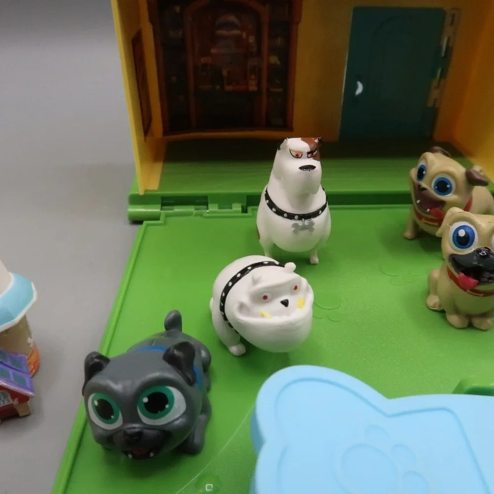 Disney Junior Puppy Dog Pals Stow N' Go Playset with Figures Yellow House 8